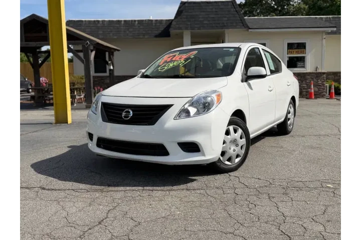 $8900 : 2014 Versa 1.6 S image 2