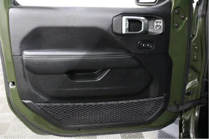 $33998 : Jeep Wrangler Unlimited 2022 image 6