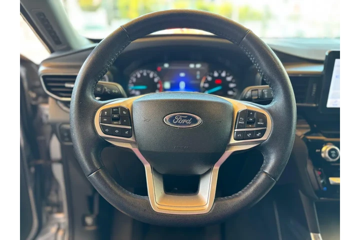 2023 Explorer Limited image 10