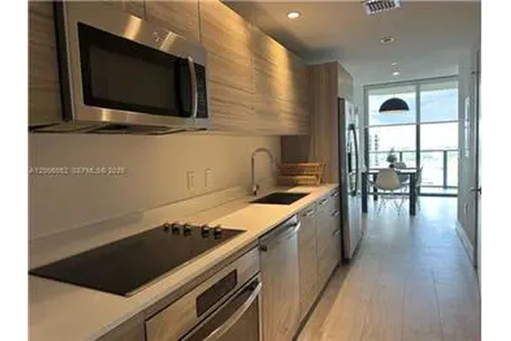 $4200 : Rental property with 1 bedro image 9