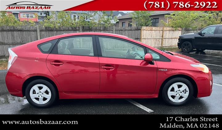 $8900 : Used 2011 Prius 5dr HB II (Na image 6