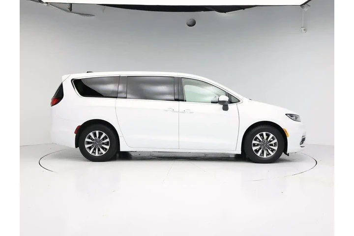 $25998 : Chrysler Pacifica Plug-In Hy image 7