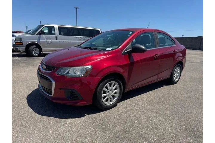$7982 : Chevrolet Sonic 2017 LT Auto image 3
