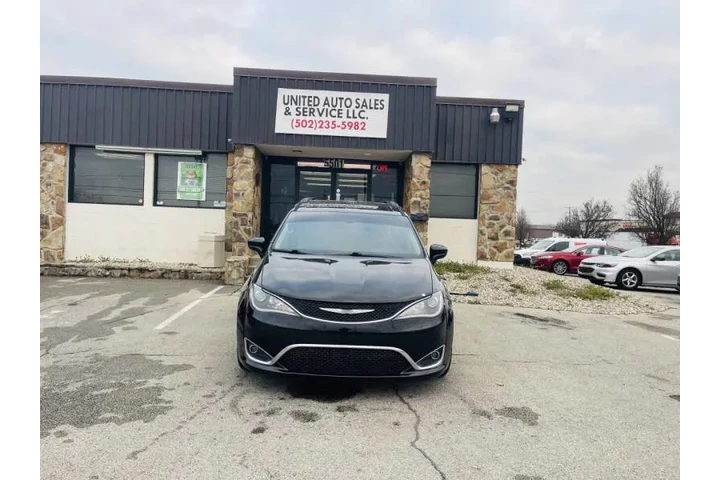 $9850 : 2017 Pacifica Touring Plus image 1