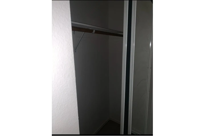 $750 : Cuarto de Renta image 4