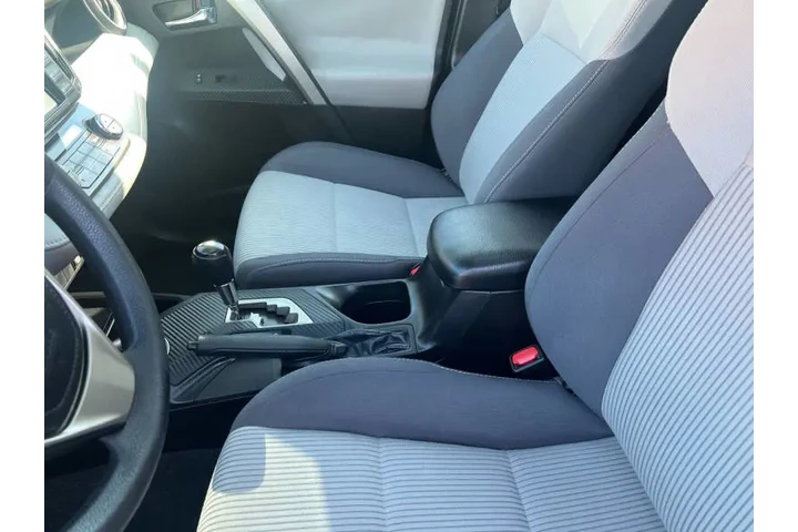 $15995 : 2014 RAV4 XLE image 10