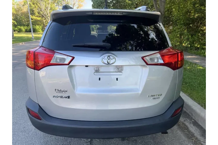 $13297 : 2015 RAV4 Limited image 6