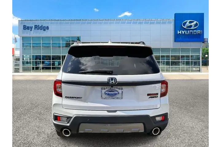 $30600 : Honda Passport 2023 AWD Trai image 5