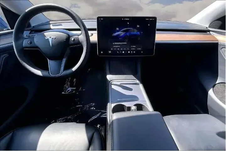 $32991 : Tesla Model Y 2023 AWD 4dr C image 7