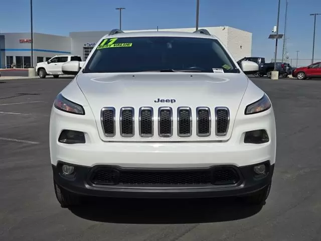 $14510 : Pre-Owned 2017 CHEROKEE LATIT image 2