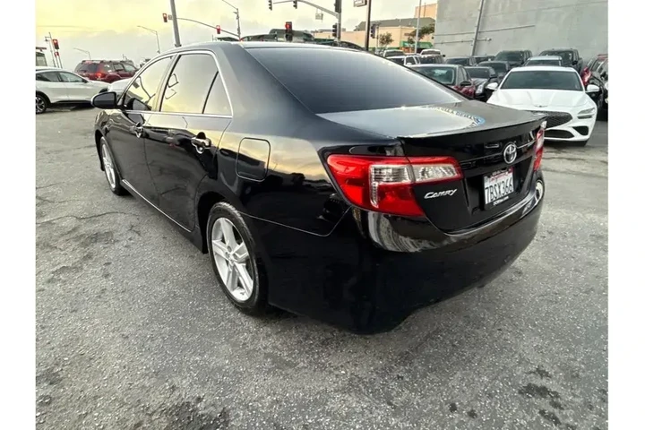 $14888 : Toyota Camry 2014 SE 4dr Sed image 8