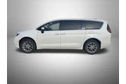 $34700 : Chrysler Pacifica 2023 AWD T thumbnail