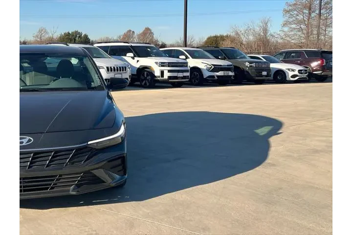 $20800 : Hyundai ELANTRA 2025 SEL Spo image 3