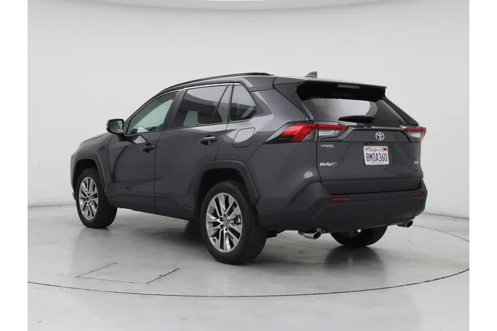 $31998 : Toyota RAV4 2019 XLE Premium image 2
