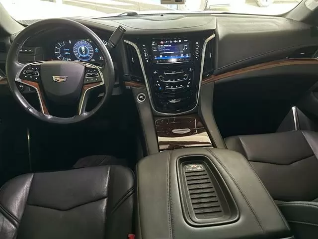 $18500 : 2018 Escalade ESV image 6