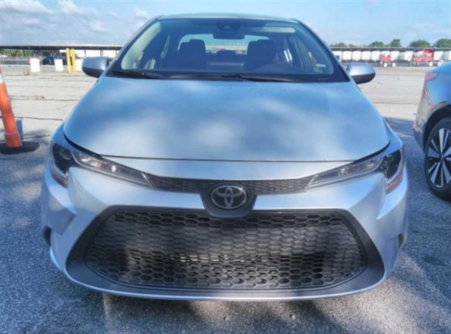 $20991 : PRE-OWNED 2022 TOYOTA COROLLA image 1