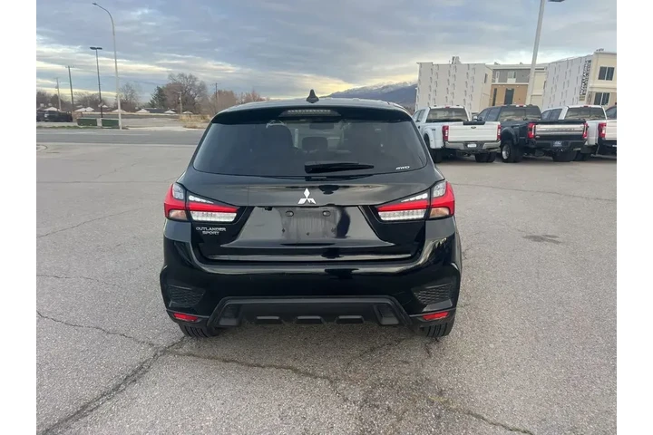 $17582 : Mitsubishi Outlander Sport 2 image 9