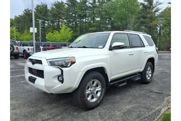 $39085 : Toyota 4Runner 2022 4x4 SR5 image 5