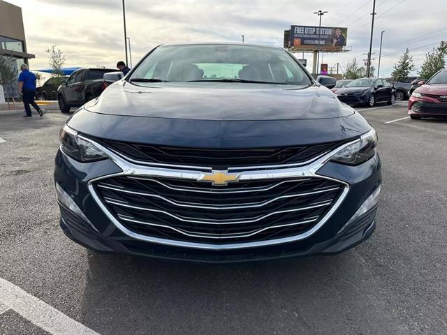 $20995 : Pre-Owned 2021 Malibu LT Seda image 3