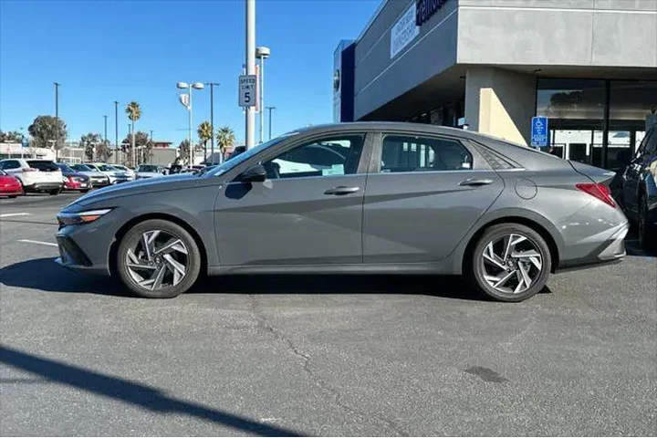 $27109 : Hyundai ELANTRA Hybrid 2025 image 6