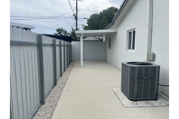 $1400 : Studio 1 bedroom 1 bathroom image 1