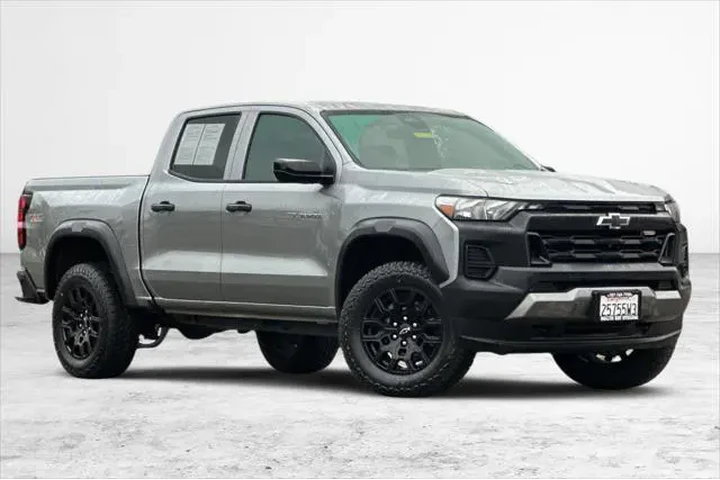 $35990 : Chevrolet Colorado 2023 4x4 image 2