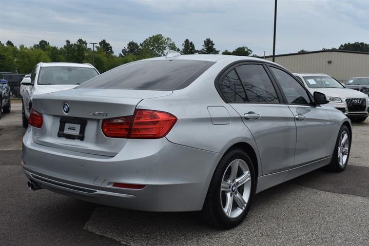 2015 BMW 3 Series 328i image 9