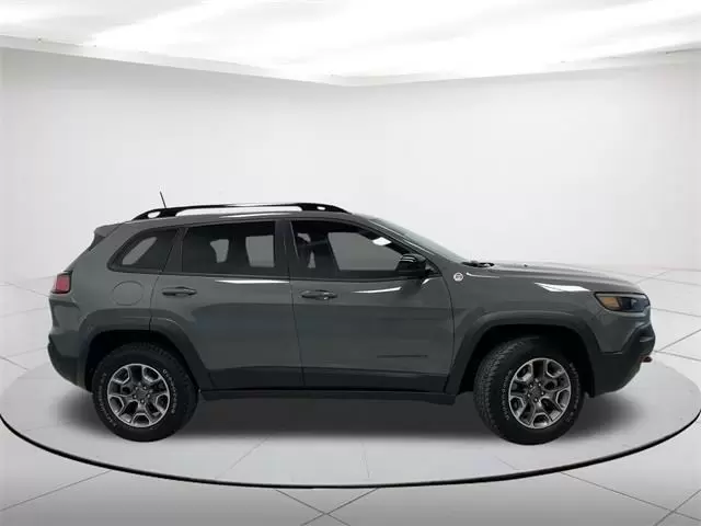 $27499 : Pre-Owned 2022 Cherokee Trail image 2