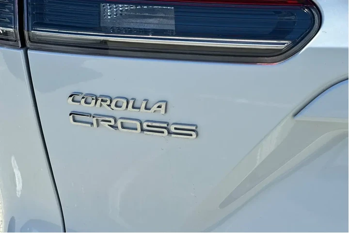 $27700 : Toyota Corolla Cross 2023 XL image 9