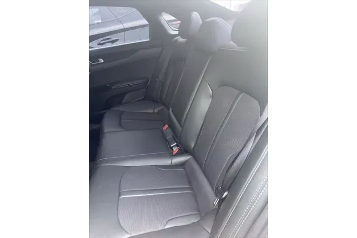 $24733 : Kia K5 2024 GT-Line 4dr Seda image 5