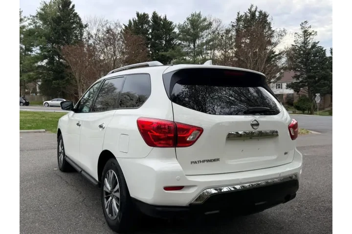 $14550 : 2020 Pathfinder SV image 6