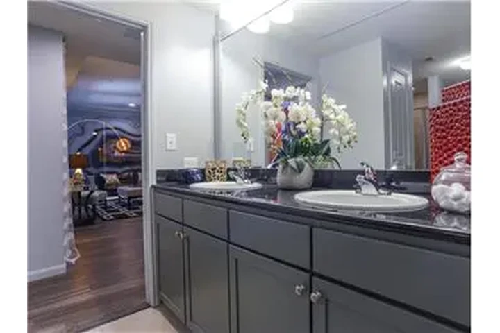 $1850 : Rental property with 1 bedro image 10