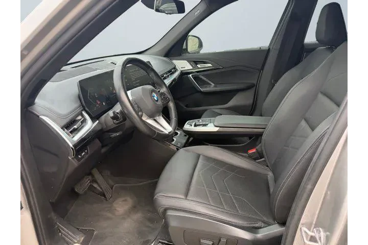 $26847 : BMW X1 2023 AWD xDrive28i 4d image 9