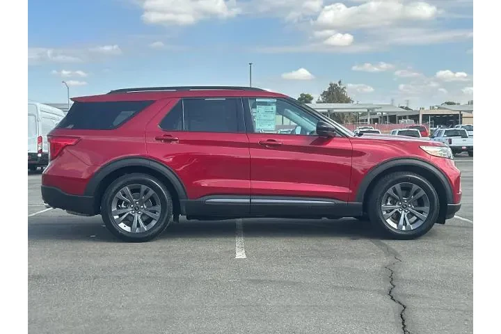 $27000 : Ford Explorer 2022 XLT 4dr S image 2