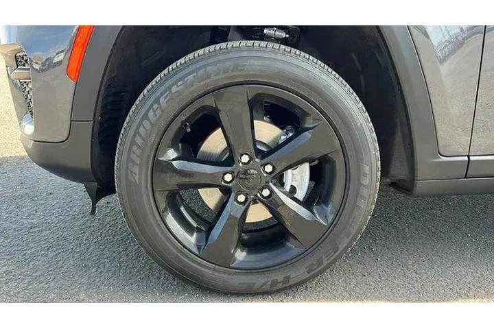 $39984 : Jeep Grand Cherokee 2023 4x4 image 10