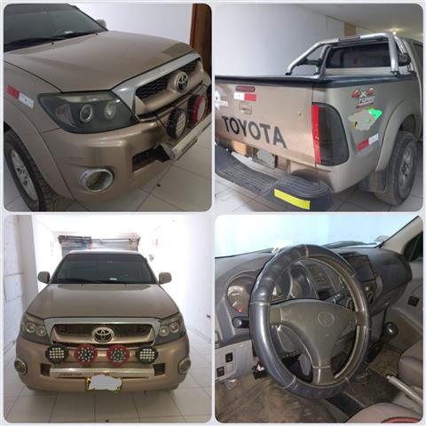 $16000 : Venta de Toyota Hilux 4x2 image 1