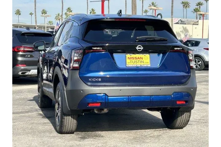 $26195 : Nissan Kicks 2026 SV 4dr Cro image 3