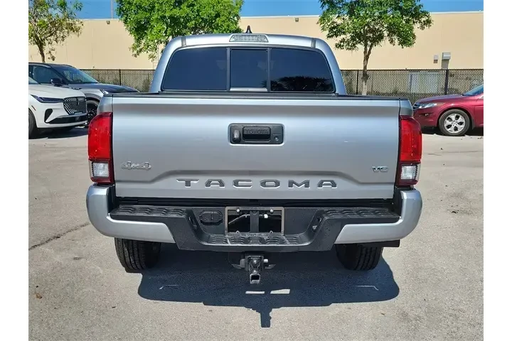 $30990 : Toyota Tacoma 2022 4x4 SR V6 image 5