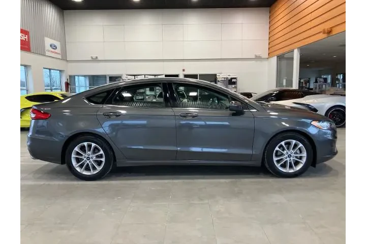 $13500 : Ford Fusion 2020 SE 4dr Seda image 4