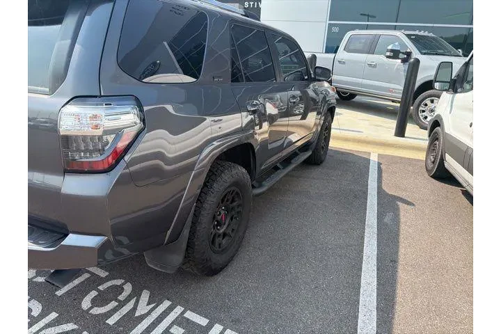 $39990 : Toyota 4Runner 2023 4x2 SR5 image 6
