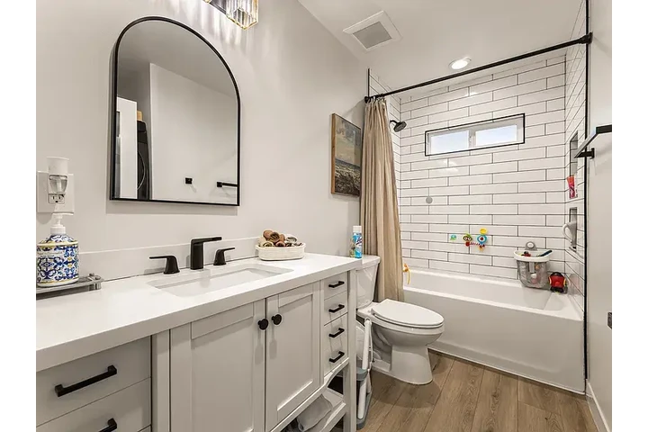 $1690 : Welby Way, Winnetka, CA *** image 3