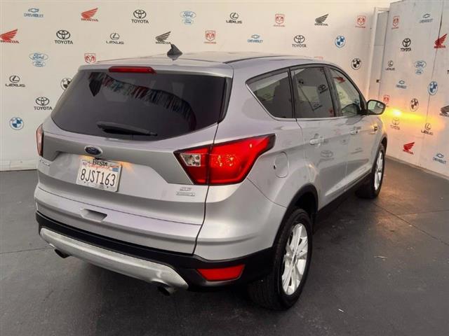 $13495 : Used 2019 Escape SE FWD for s image 3