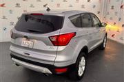 $13495 : Used 2019 Escape SE FWD for s thumbnail