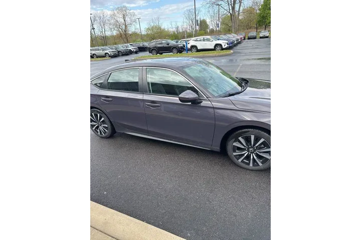 $27990 : Honda Civic 2024 EX-L 4dr Ha image 6