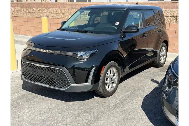 $19988 : Kia Soul 2023 LX 4dr Crossov image 2