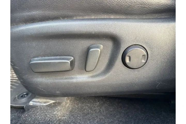 $17495 : 2017 RAV4 SE image 7