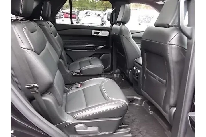 $38996 : Ford Explorer 2022 AWD ST 4d image 5