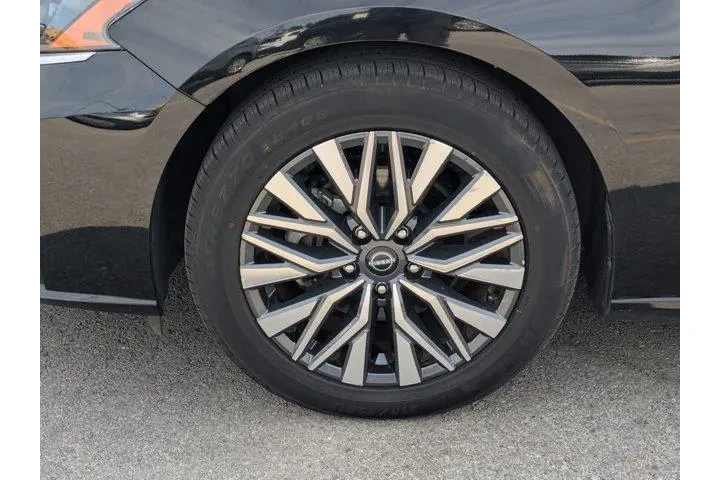 $20653 : Nissan Altima 2024 2.5 SV 4d image 10