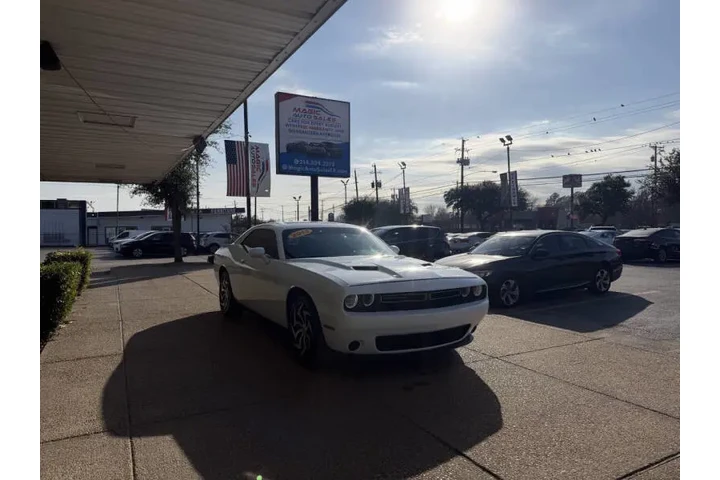 $15499 : 2015 Challenger SXT image 3