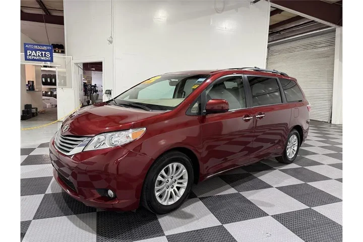 $24929 : Sienna 2017 image 9